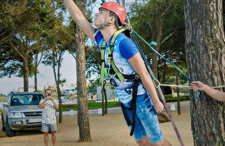 Bungee-Jumping-in-Barcelona_10957-1