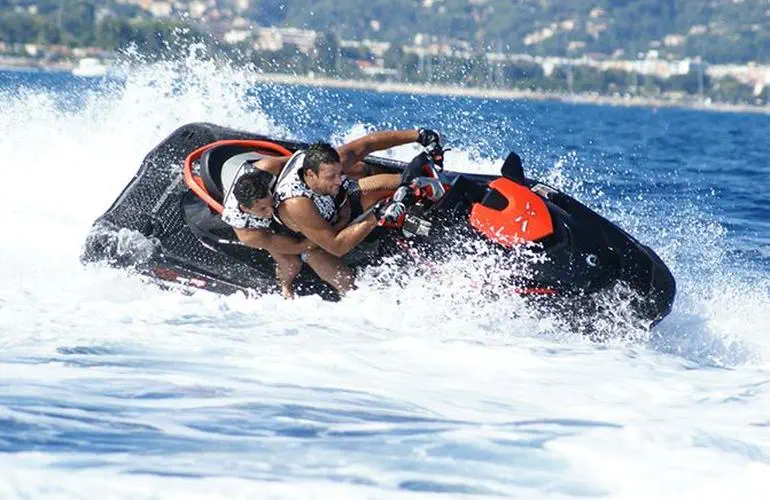 Jet-Skiing-in-Antibes_5371-1